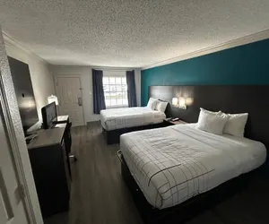 Photo 4 - Causeway Inn - Metairie
