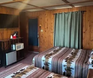 Photo 4 - Big Sky Motel