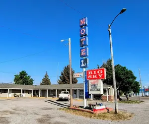 Photo 2 - Big Sky Motel