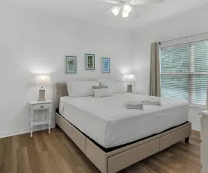 Photo 3 - Seagrove 2BR Near Lake & Beach + Free Tickets: Bikes, Dolphin Cruise & More!