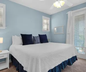 Photo 5 - 3BR Home in Seagrove Beach + Free Tickets: Bikes, Dolphin Cruise & More!