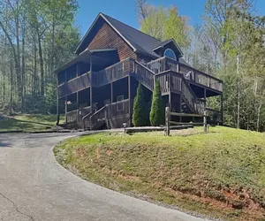 Photo 3 - Hilltop Hideaway