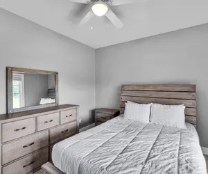 Photo 5 - Pet-friendly Getaway With Golf & Private Patio Retreat 4 Bedroom Home