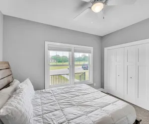 Photo 3 - Pet-friendly Getaway With Golf & Private Patio Retreat 4 Bedroom Home