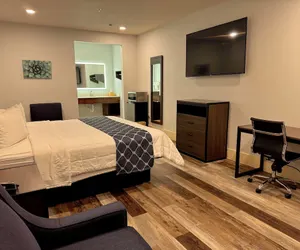 Photo 4 - Garden Inn Express