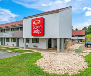Photo 2 - Econo Lodge Hickory