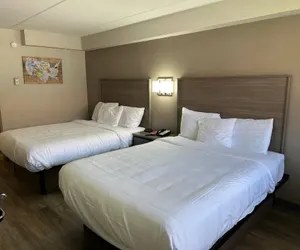 Photo 4 - Econo Lodge Hickory