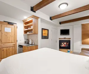 Photo 4 - Newpark by All Seasons Resort Lodging