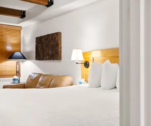 Photo 3 - Newpark by All Seasons Resort Lodging
