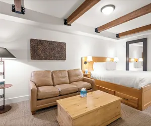 Photo 5 - Newpark by All Seasons Resort Lodging