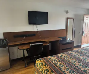 Photo 4 - spanish trails inn