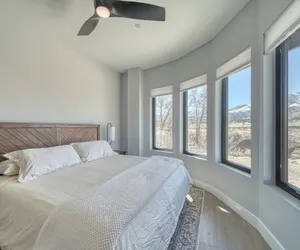 Photo 5 - Mayfly Hotel