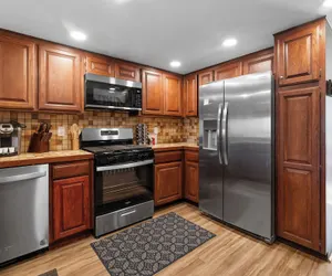 Photo 4 - Shores Lakefront Condo