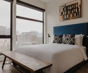 Photo 2 - Sosuite One Bed Apt w Rooftop, Gym, Laundry