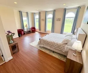 Photo 5 - The Inn at Grass Roots Hill