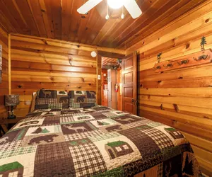 Photo 5 - Pine Forest Cabin