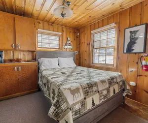 Photo 2 - Highland Hideaway