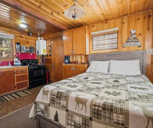 Photo 3 - Highland Hideaway