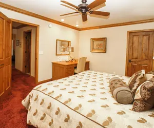 Photo 5 - Luxury View Lodge