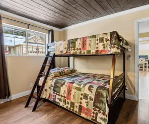 Photo 5 - Jaybird Lodge