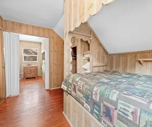 Photo 4 - Lake Cottage