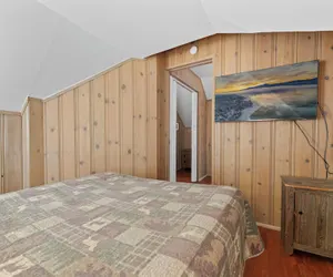 Photo 2 - Lake Cottage