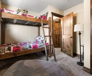 Photo 2 - Modern Moonridge Manor