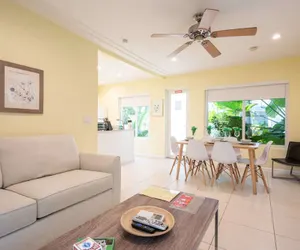 Photo 2 - Casa Del Mar Beach Apartment Suite 1
