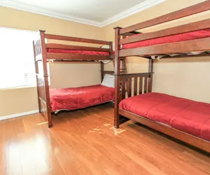 Photo 3 - Lakeview Court Castle