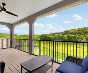 Photo 2 - Fairway Lake Retreat