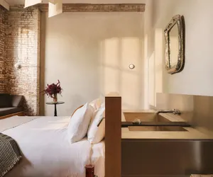 Photo 4 - Pocketbook Hotel and Bath