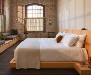 Photo 5 - Pocketbook Hotel and Bath