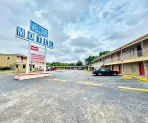 Photo 2 - Welcome Motel