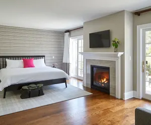 Photo 4 - The Kent Collection - The Firefly Inn
