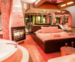 Photo 4 - Essence Suites