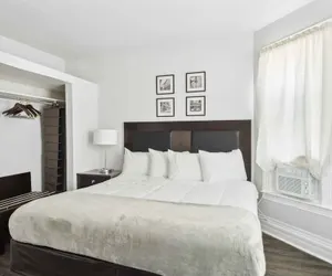 Photo 2 - Downtown Detroit Gem 3 Bedrooms & Culture!