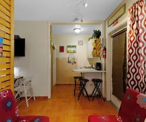 Photo 5 - 1BR Pet-friendly Studio Parking & Backyard BBQ