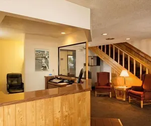 Photo 2 - Superior Inn
