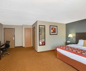 Photo 4 - American Suites Coralville   Iowa City