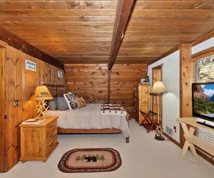 Photo 4 - Yosemite Pines Cabin - Sleeps 8