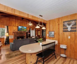Photo 3 - The Lazy Bear Cabin - For 6!
