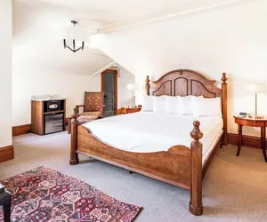 Photo 5 - The Willoughby House