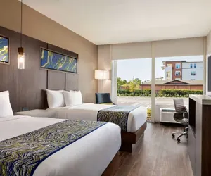 Photo 4 - La Quinta Inn & Suites Idrive