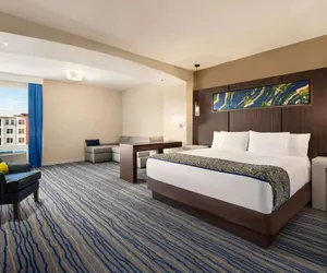 Photo 3 - La Quinta Inn & Suites Idrive