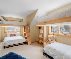 Photo 3 - Maple Lake Chalet