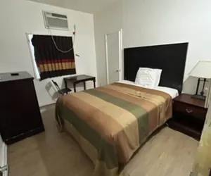 Photo 4 - Encore Inn Inglewood