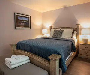 Photo 4 - Cozy Condo at Interlaken! Stay & Play on Lake Como