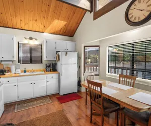 Photo 5 - Cozy Cabin