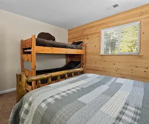 Photo 3 - Eagle Point Retreat