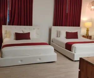 Photo 5 - Maxines Dorset Catalina Hotel